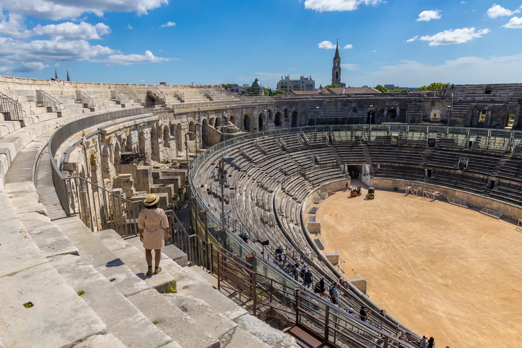 尼姆旅行指南nimes-travel-guide