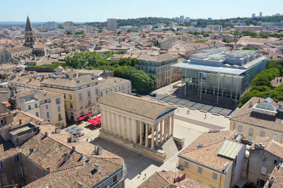 尼姆旅行指南nimes-travel-guide