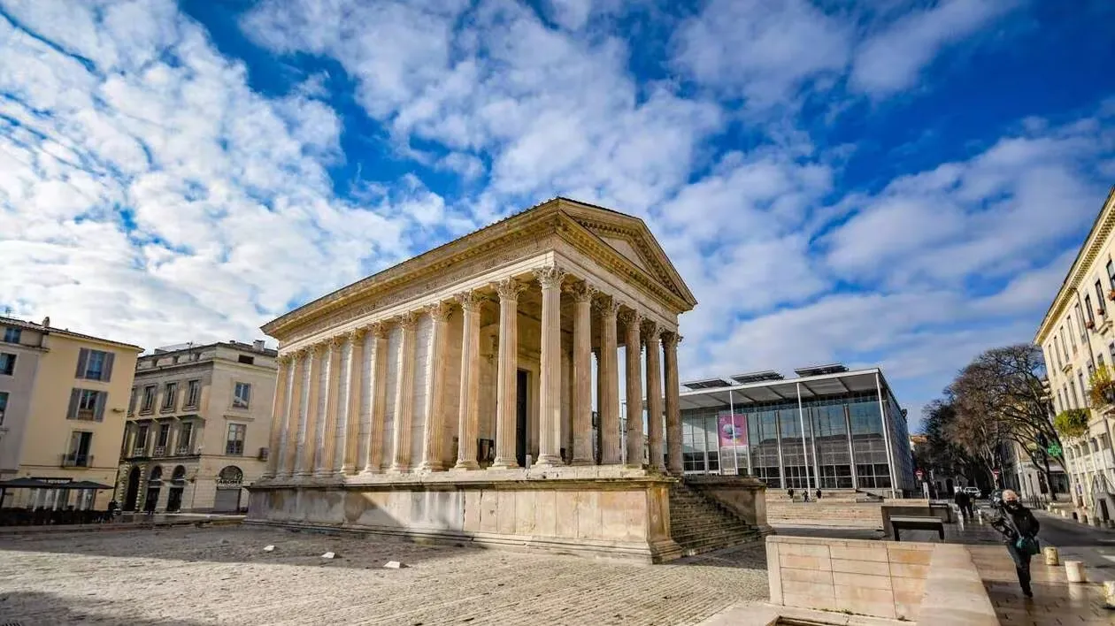 尼姆旅行指南nimes-travel-guide