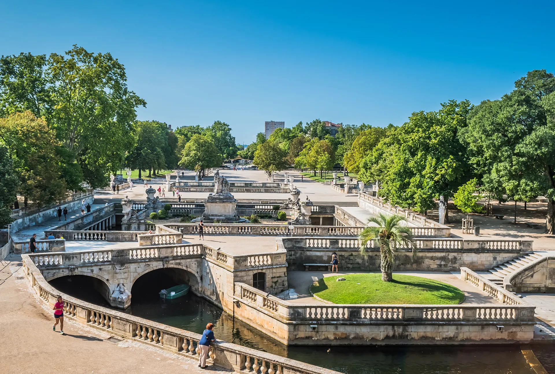 尼姆旅行指南nimes-travel-guide