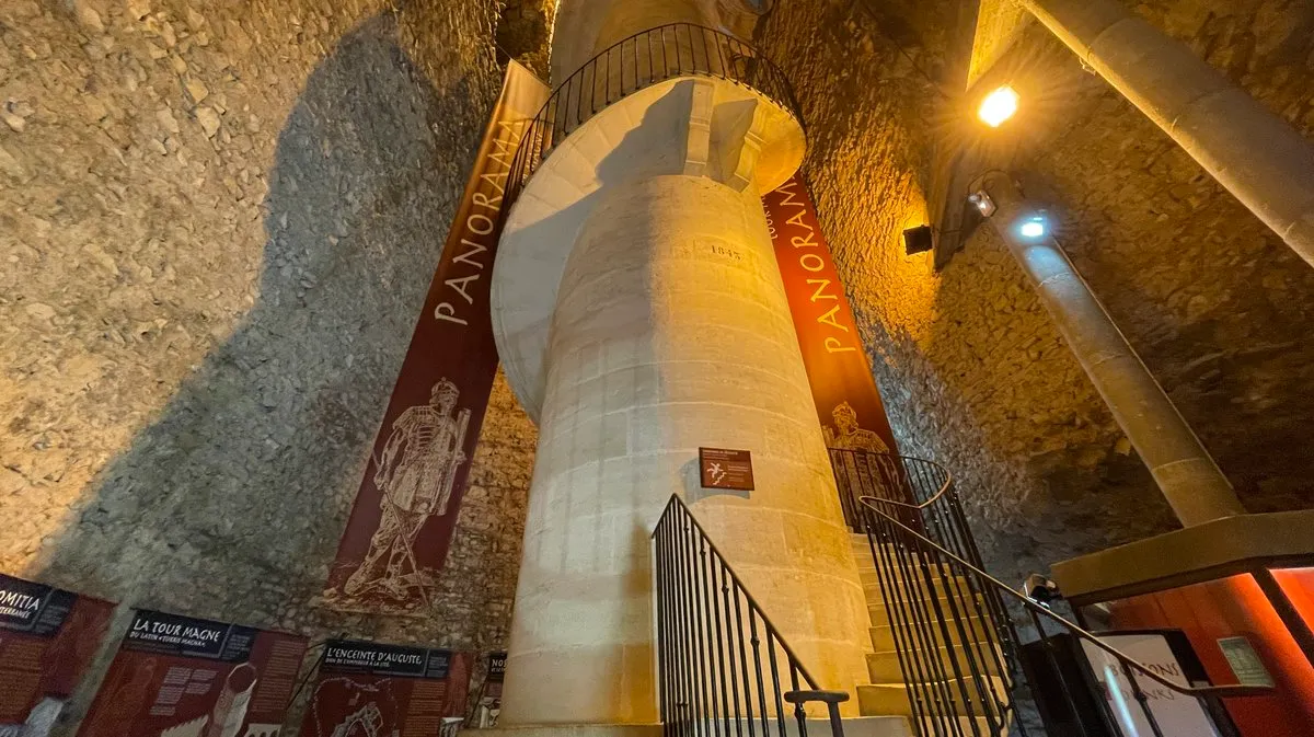 尼姆旅行指南nimes-travel-guide