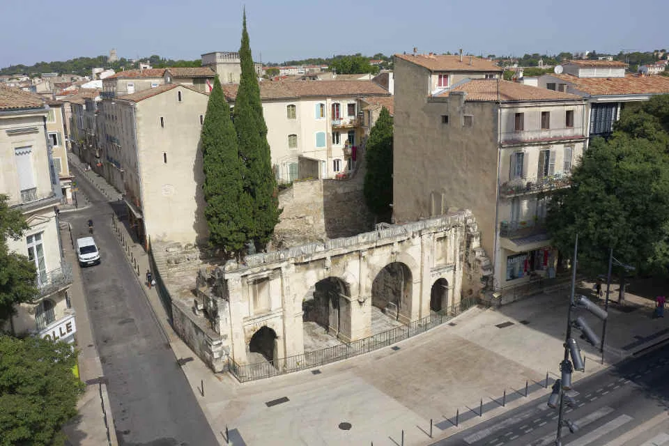 尼姆旅行指南nimes-travel-guide