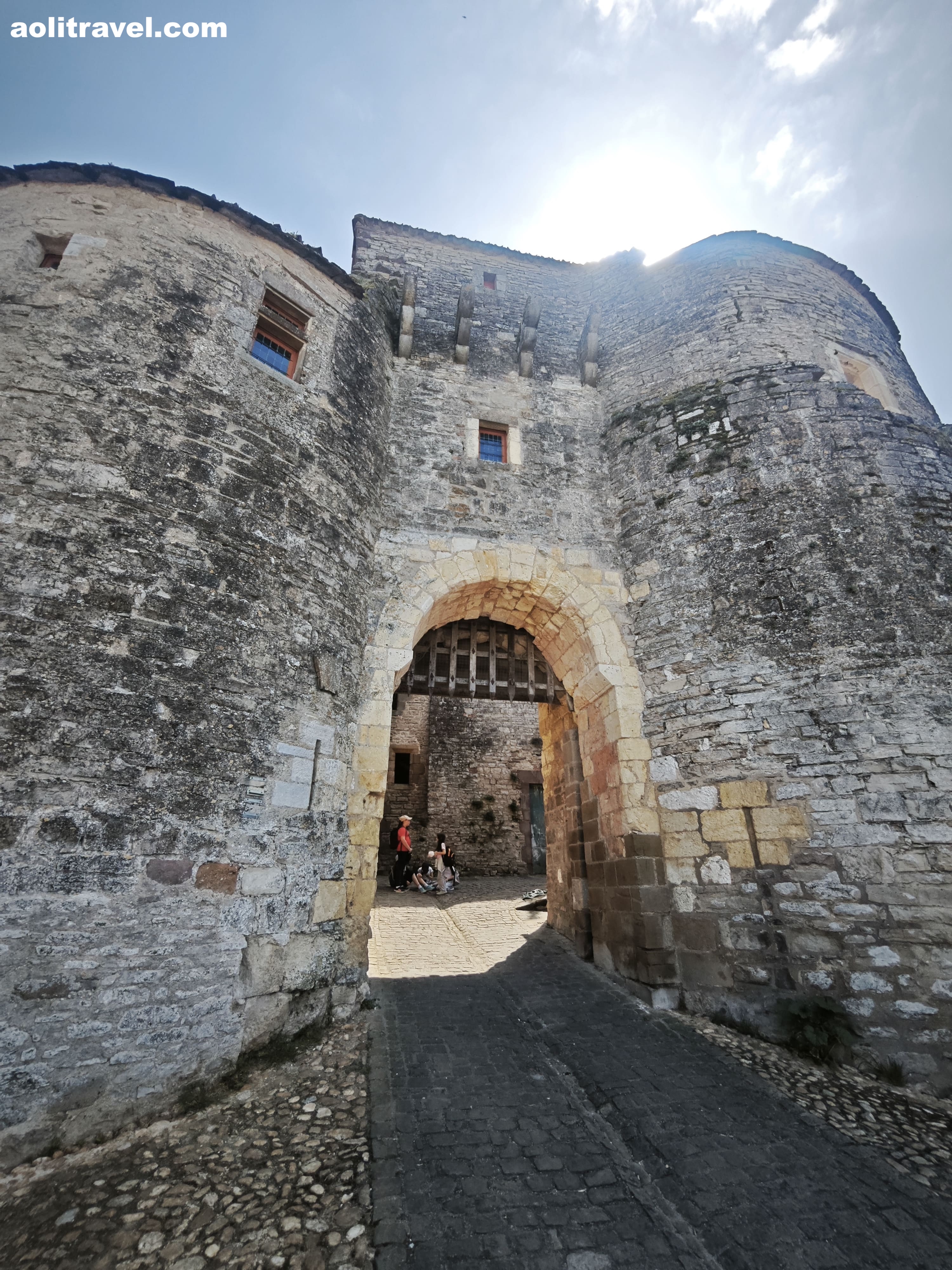 天空之城”Cordes-sur-Ciel攻略-aolitravel.com-cordes-sur-ciel-travel-guide
