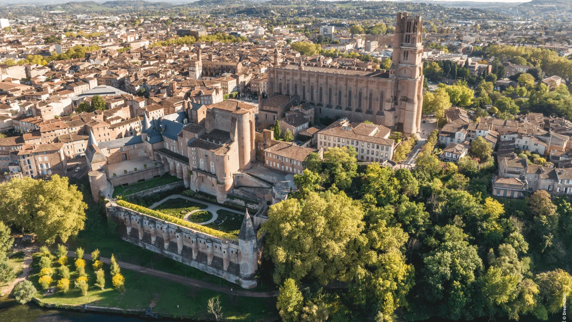 visit-albi-city-guide