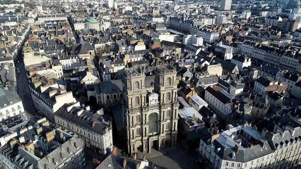 法国布列塔尼旅游指南france-visit-brittany-rennes