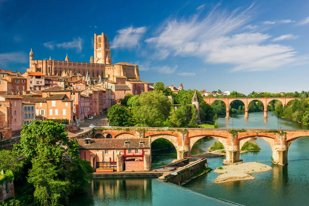 法国月度旅行指南visit-france