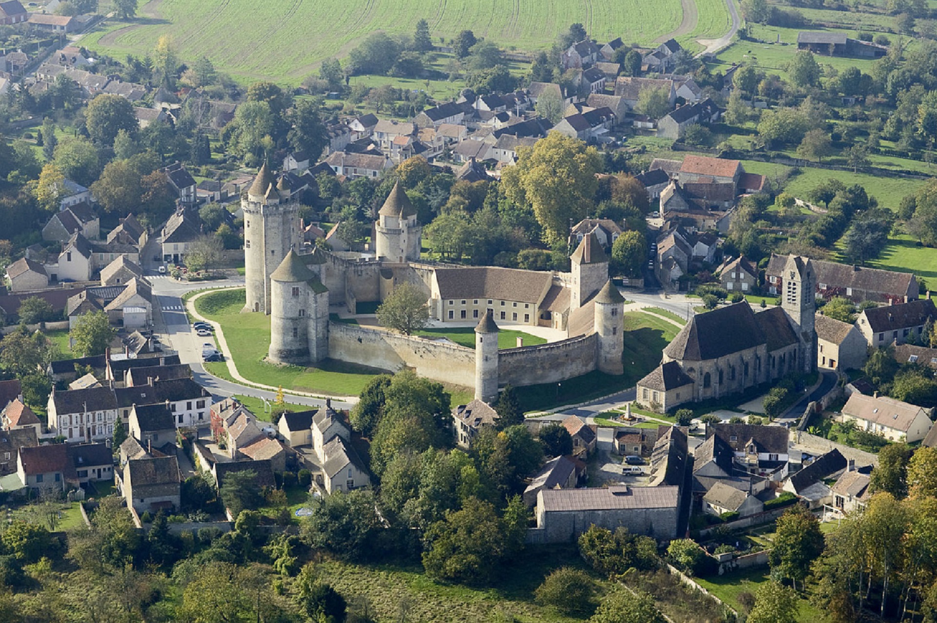 巴黎周边最美小镇指南visit-paris-nearby-10-villages