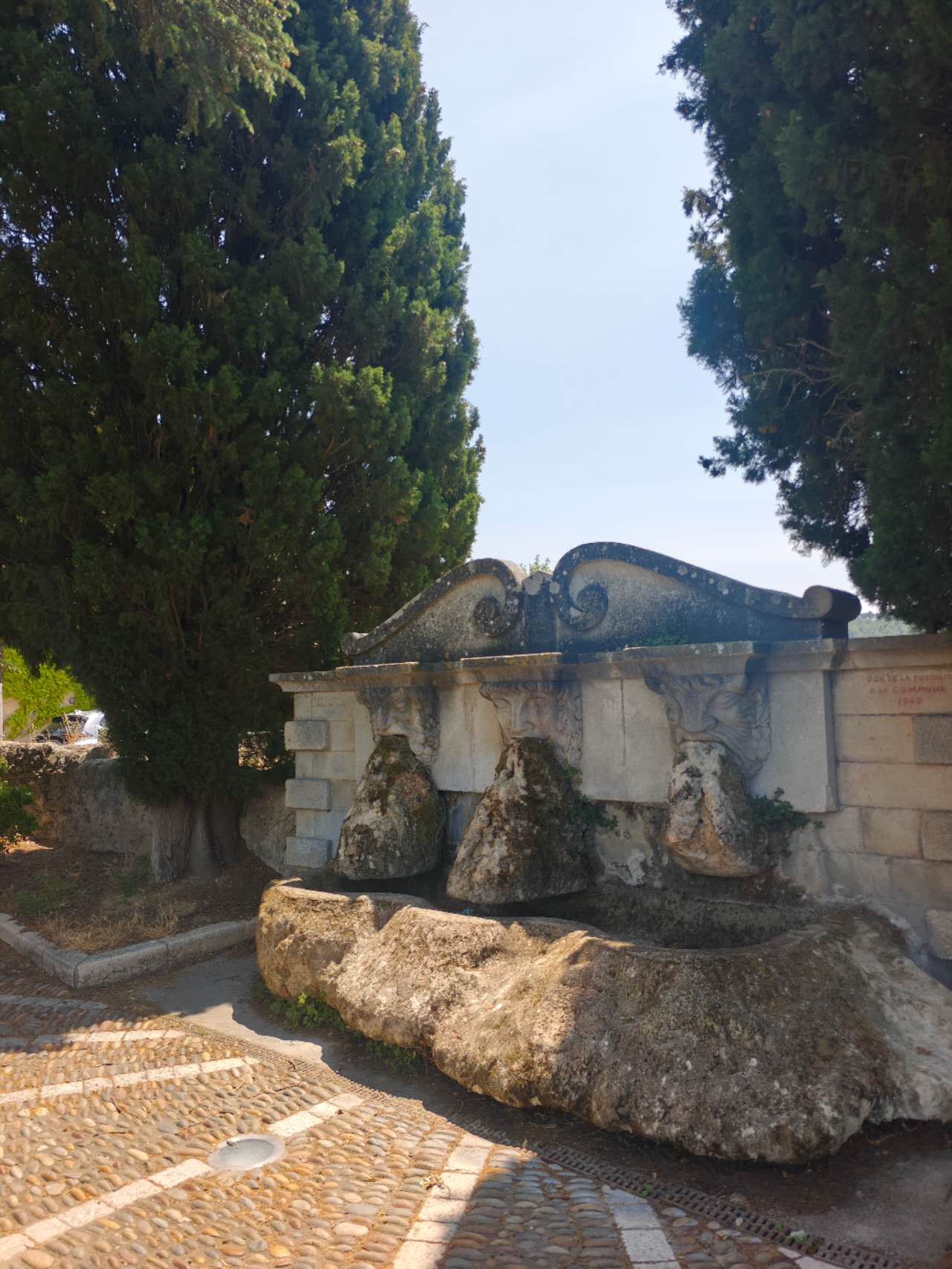 卢尔马兰小镇一日游记-visit-lourmarin-aolitravel