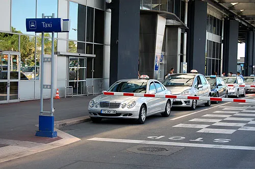 aolitravel.com-nice-airport-travel-guide
