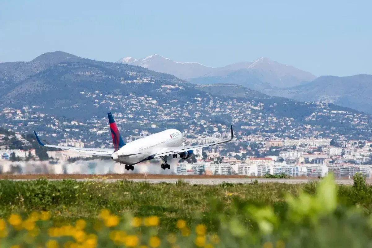 aolitravel.com-nice-airport-travel-guide