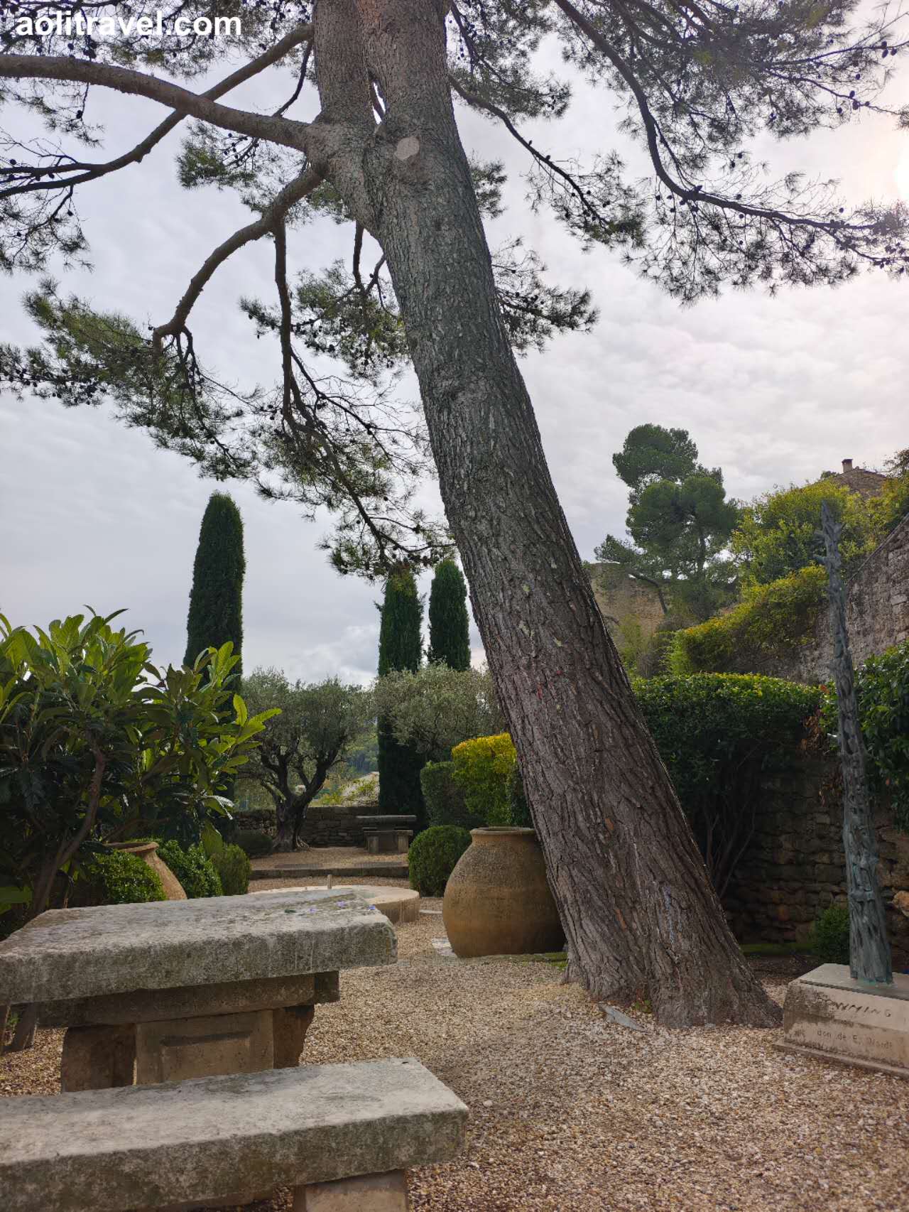 普罗旺斯小镇menerbes游记visit-provence-menerbes