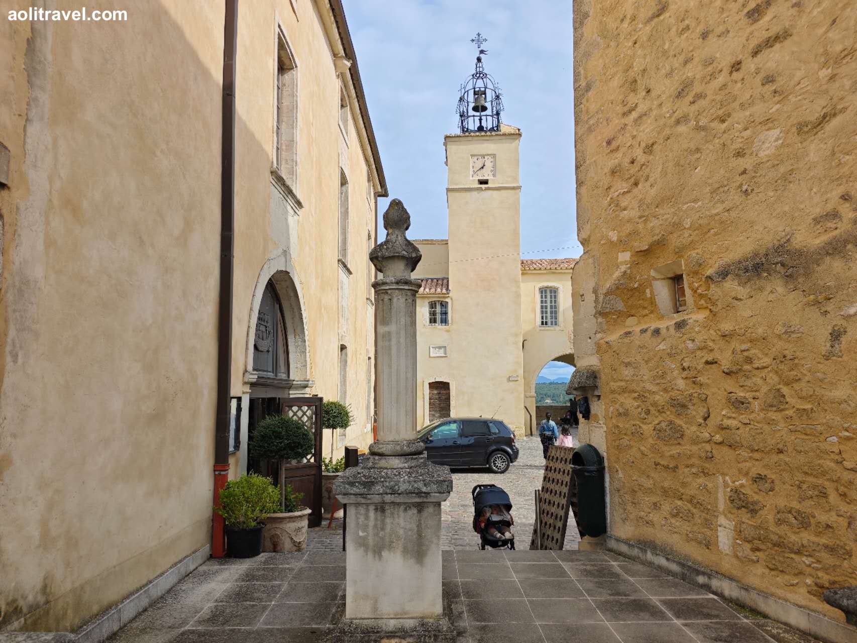 普罗旺斯小镇menerbes游记visit-provence-menerbes