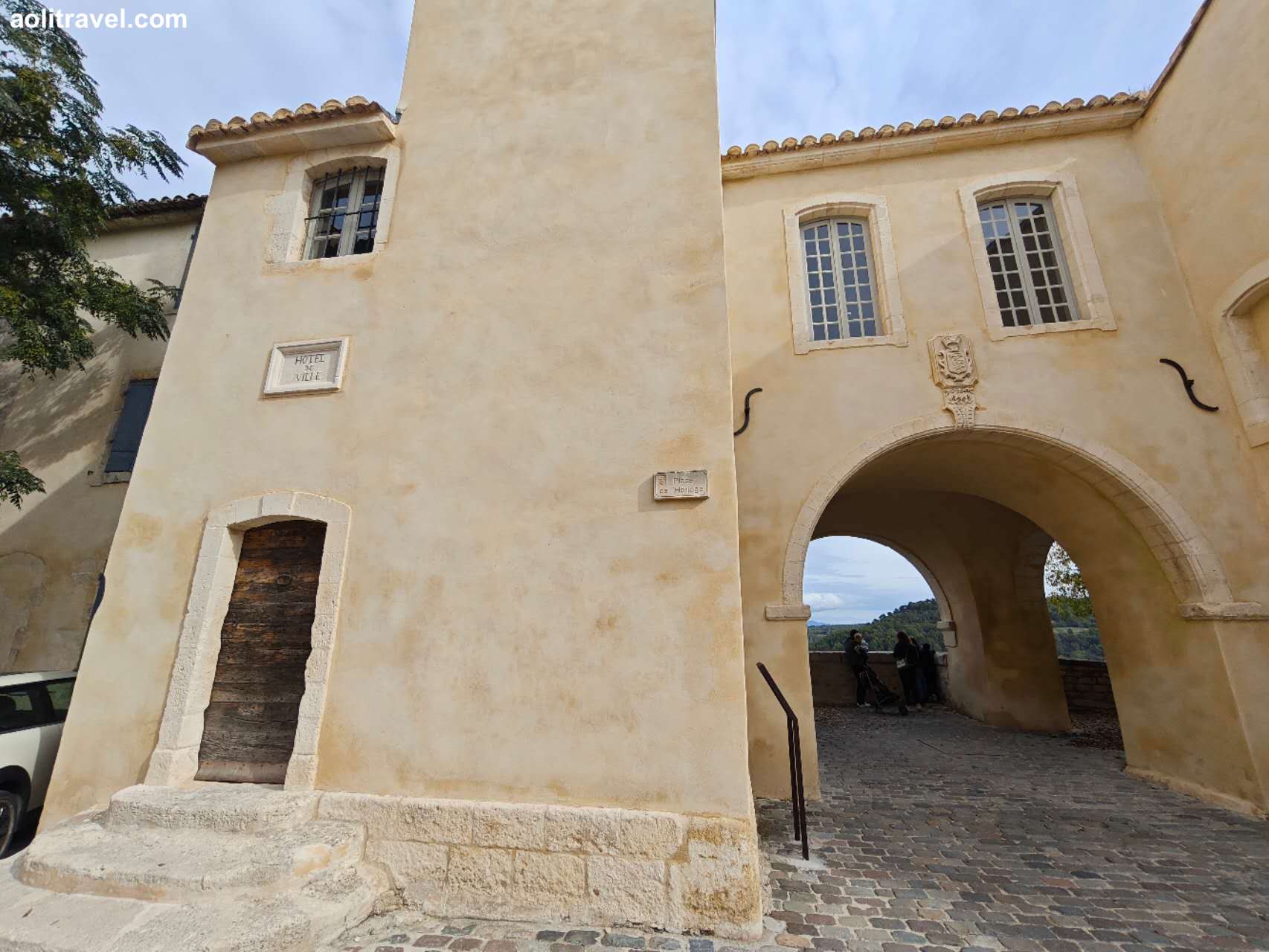 普罗旺斯小镇menerbes游记visit-provence-menerbes