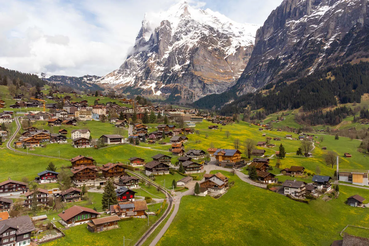 aolitravel.com-interlaken-grindelwald-Lauterbrunnen-guide-因特拉肯、格林德瓦尔德、劳特布伦嫩全攻略攻略