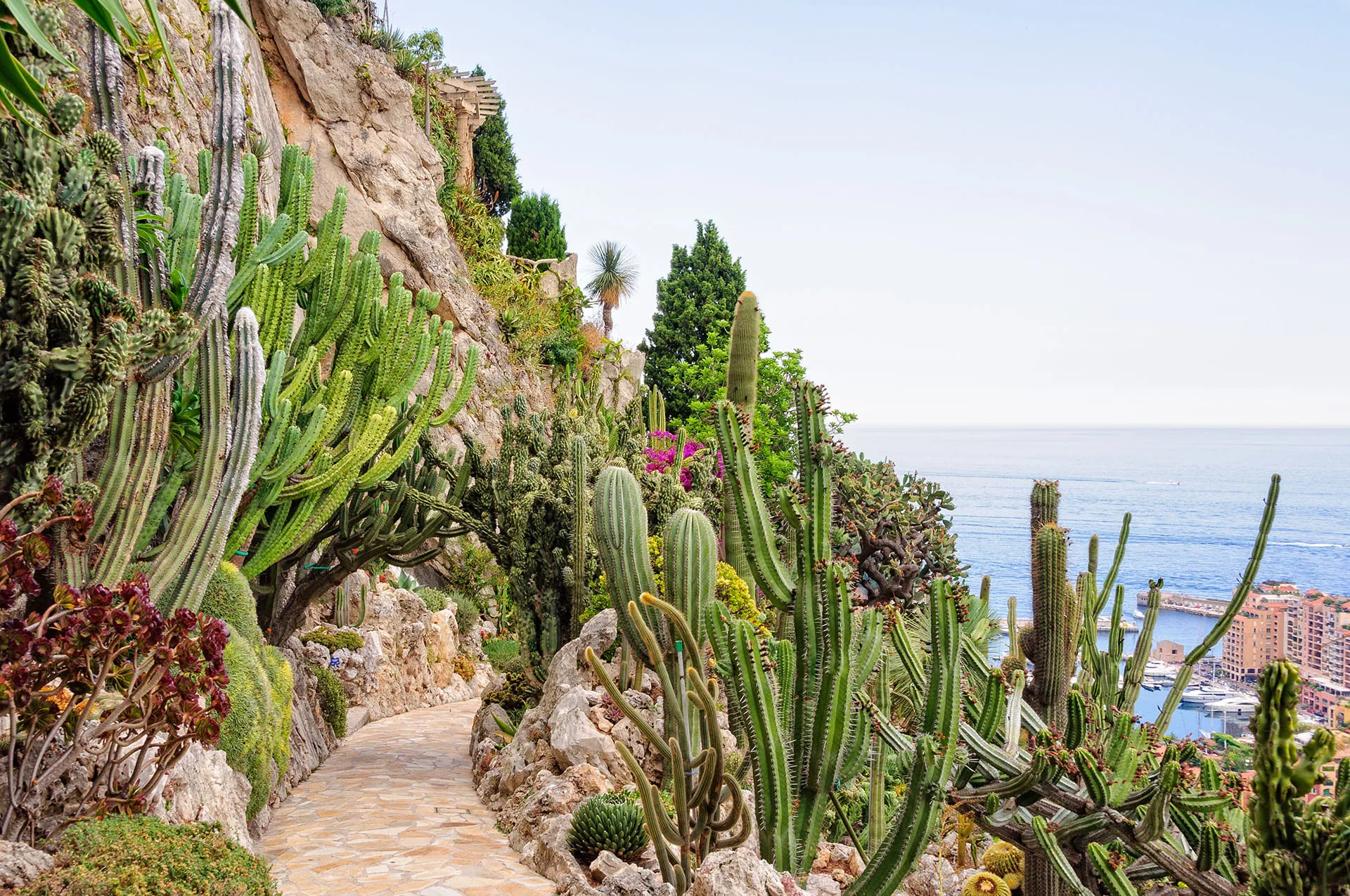 aolitravel.com-monaco-top-18-guide